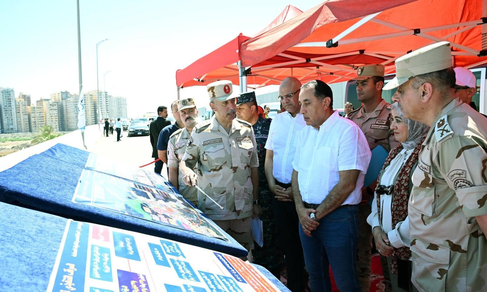 رئيس الوزراء يتابع مشروعات تطوير شرق الإسكندرية خلال جولة تفقدية للطريق الدائري وميناء أبو قير الجديد
