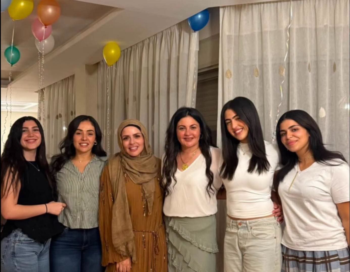 مها الصغير ترتدي الحجاب