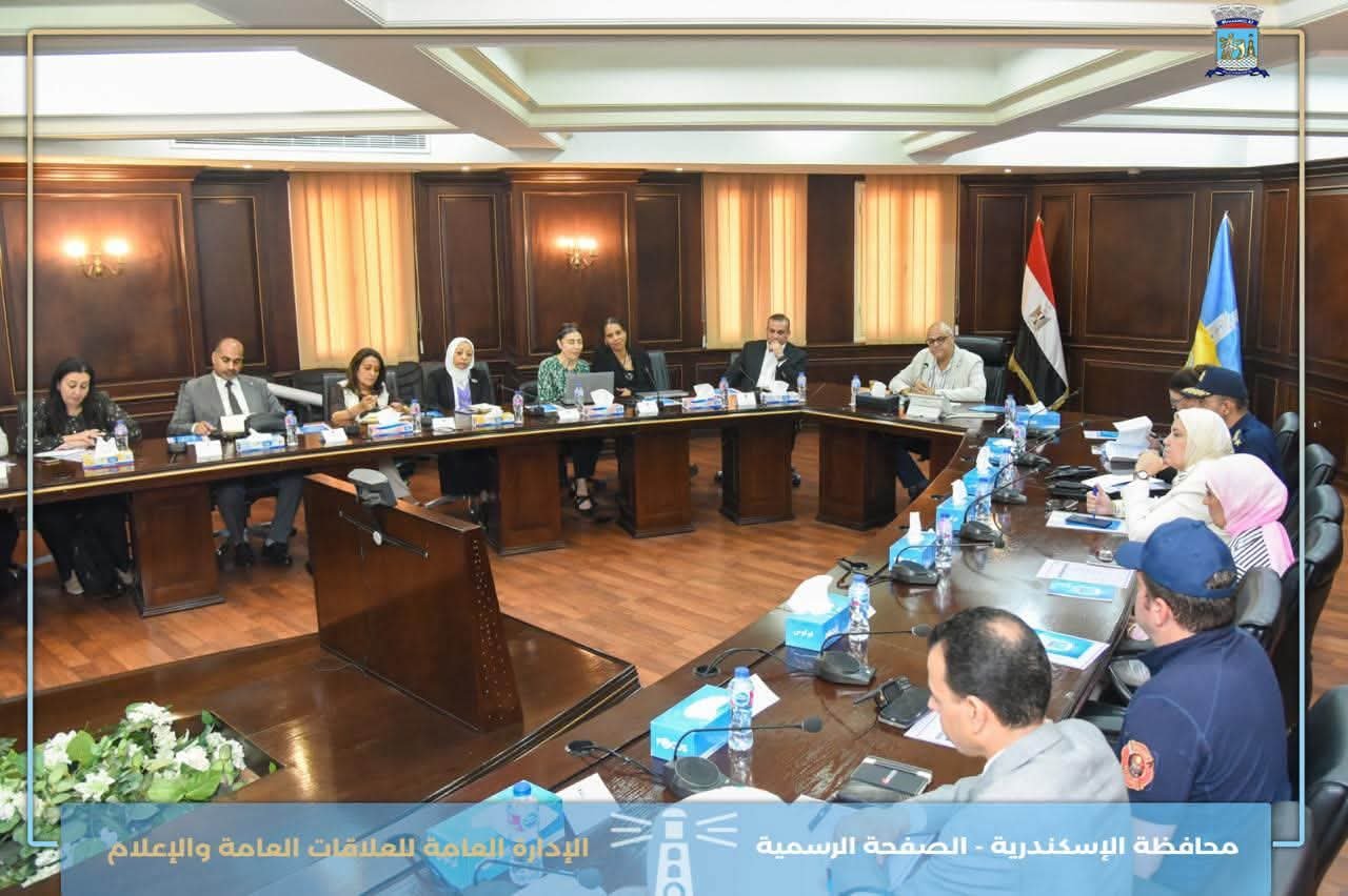 محافظ الإسكندرية يستعرض مشروعات تطوير منطقتي اللبان وكرموز لخدمة 168 ألف مواطن