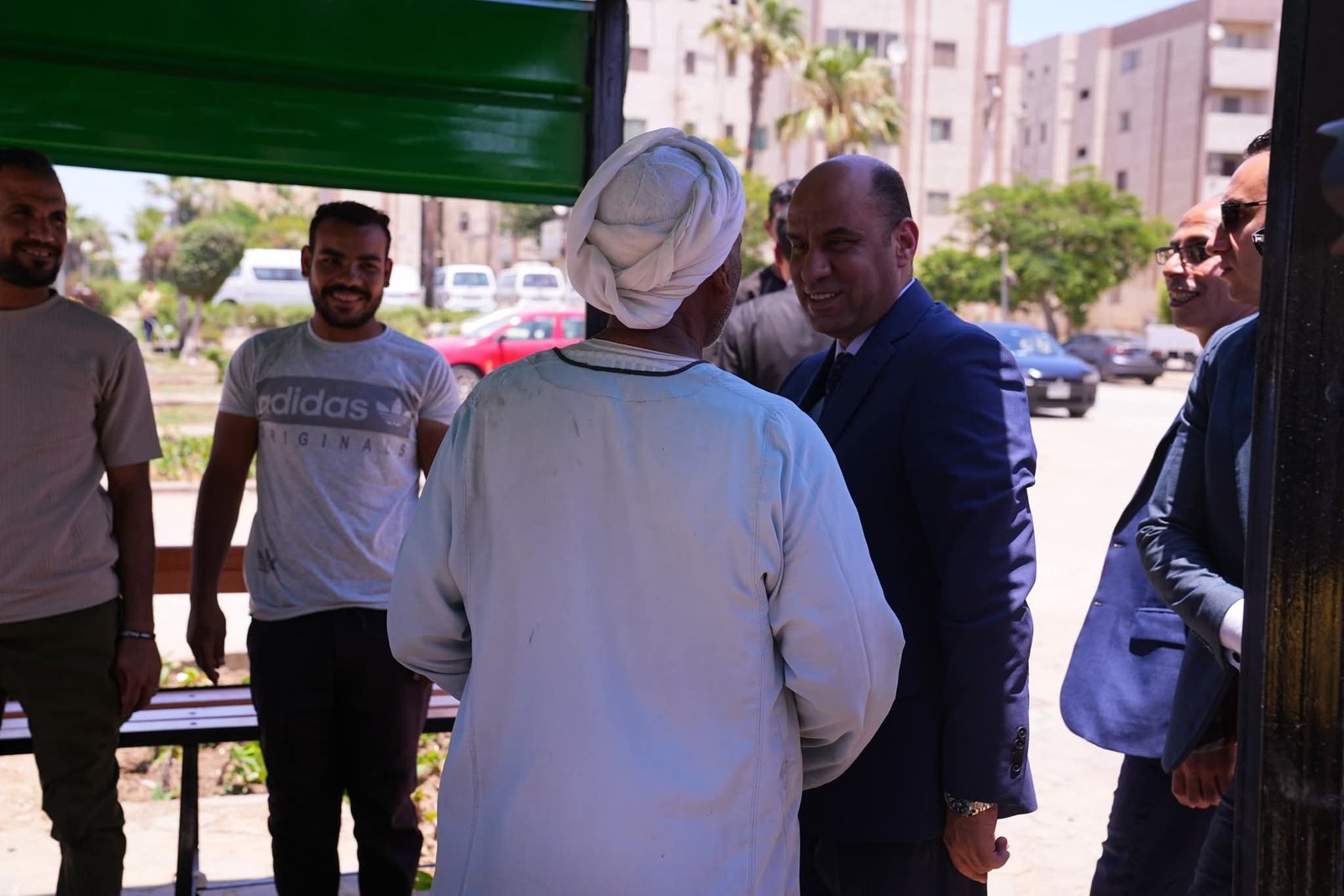 وزير العمل حسن رداد يفتتح ساحة انتظار ومظلات لـ«سواعد مصر» بمدينة 6 أكتوبر