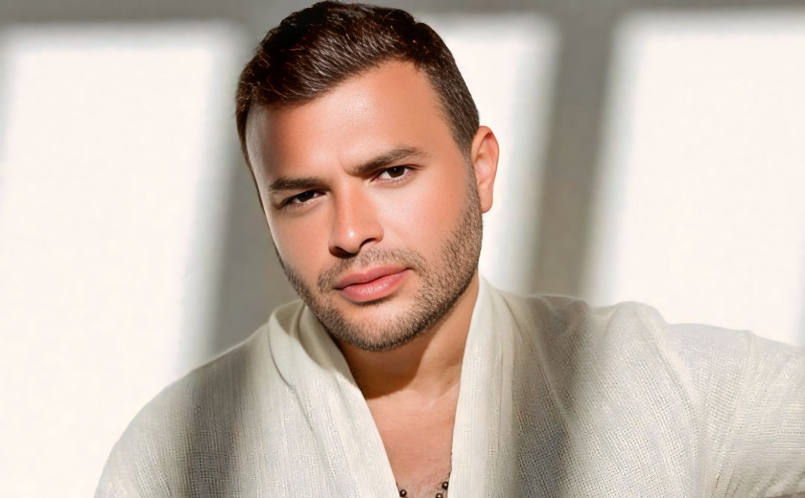 رامي صبري يعلن طرح ألبوم القمر يوم 16 يونيو الجاري