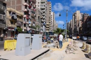 صناديق القمامة المدفونة تحت الأرض.. محافظ الإسكندرية يطلق تجربة جديدة بشارع 45 لتطوير منظومة النظافة 7 صناديق القمامة المدفونة تحت الأرض.. محافظ الإسكندرية يطلق تجربة جديدة بشارع 45 لتطوير منظومة النظافة