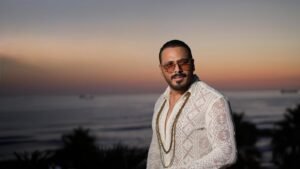 بعد 20 عامًا.. أغنية خد حرير تعود بقوة.. رامي عياش يعيد إحياء نجاحه الشهير بتوزيع جديد 2 بعد 20 عامًا.. أغنية خد حرير تعود بقوة.. رامي عياش يعيد إحياء نجاحه الشهير بتوزيع جديد