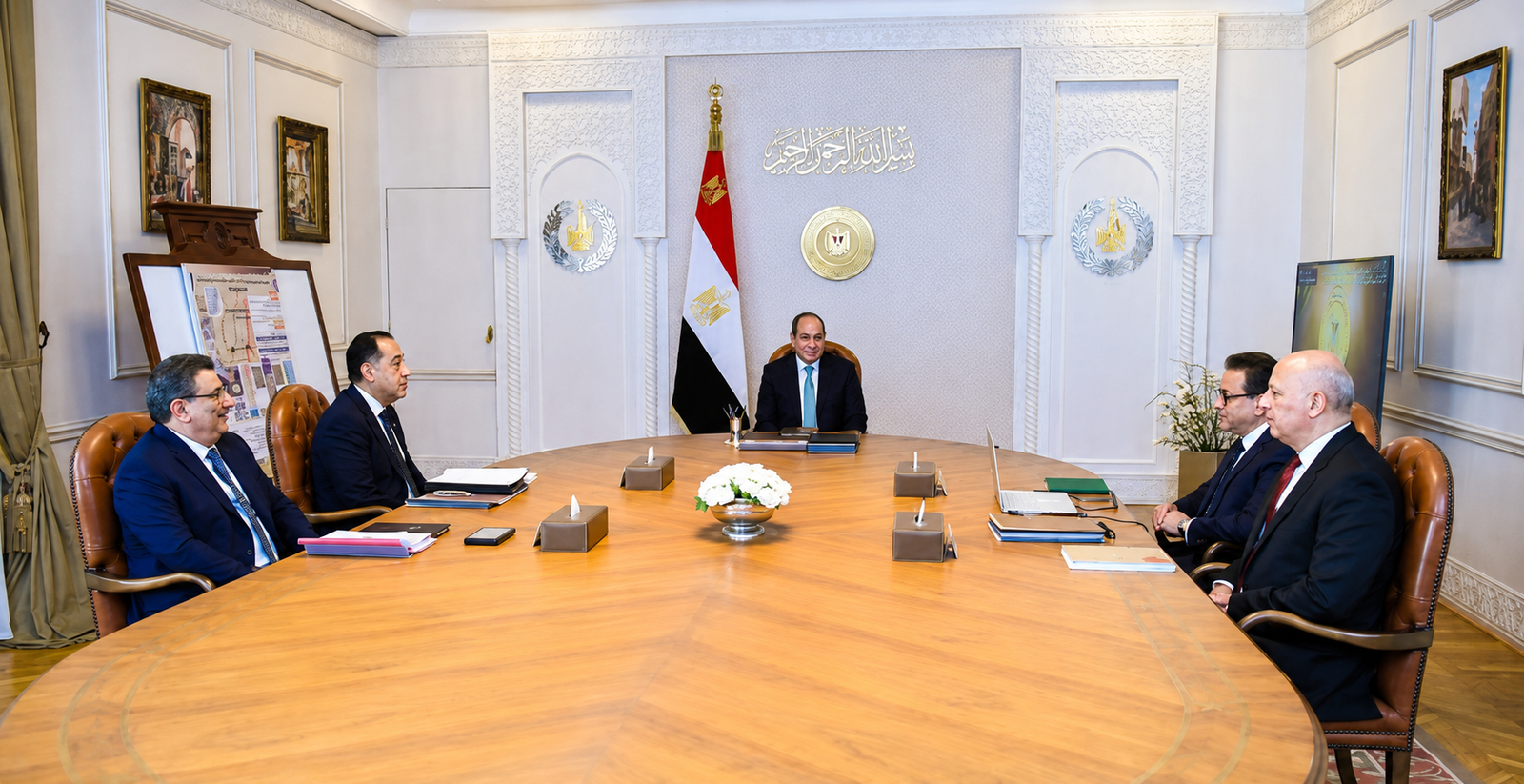 الرئيس السيسي يتابع منظومة التأمين الصحي الشامل ويؤكد تسريع التحول الرقمي بالقطاع الصحي