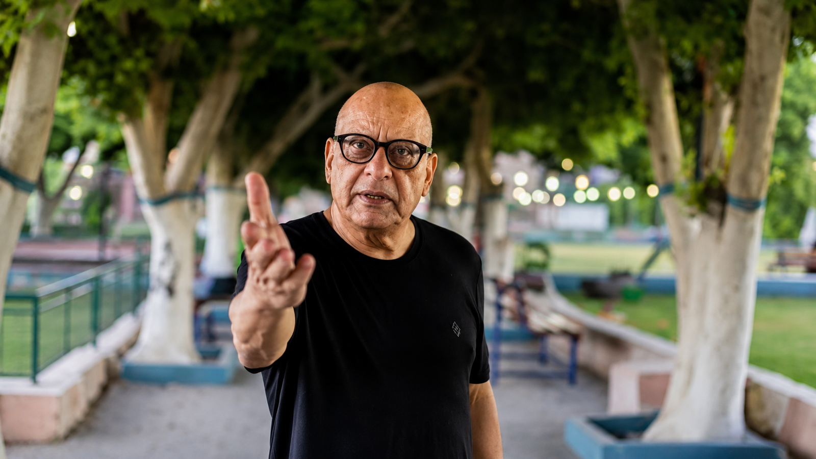 في ذكرى ميلاده.. خيري بشارة مخرج صنع بصمة خالدة في تاريخ السينما المصرية