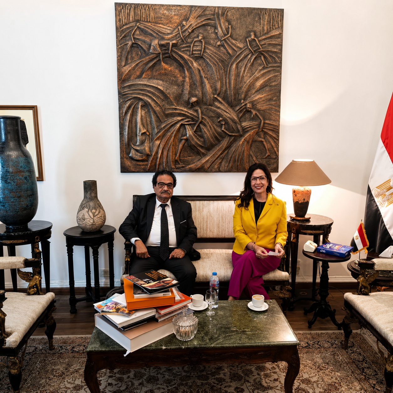 وزيرة الثقافة تبحث مع رئيس اتحاد الناشرين المصريين تعزيز الشراكة لدعم صناعة النشر والكتاب المصري 2 وزيرة الثقافة تبحث مع رئيس اتحاد الناشرين المصريين تعزيز الشراكة لدعم صناعة النشر والكتاب المصري