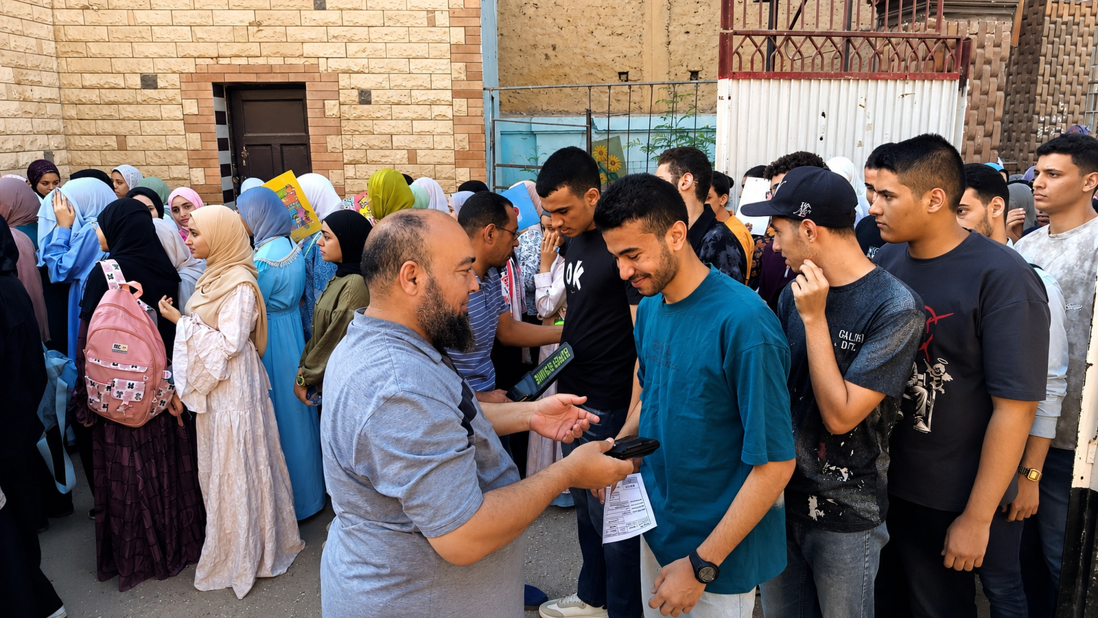انطلاق لجان الثانوية العامة.. والتعليم تتابع انتظام الامتحان ودخول الطلاب في المواعيد المحددة
