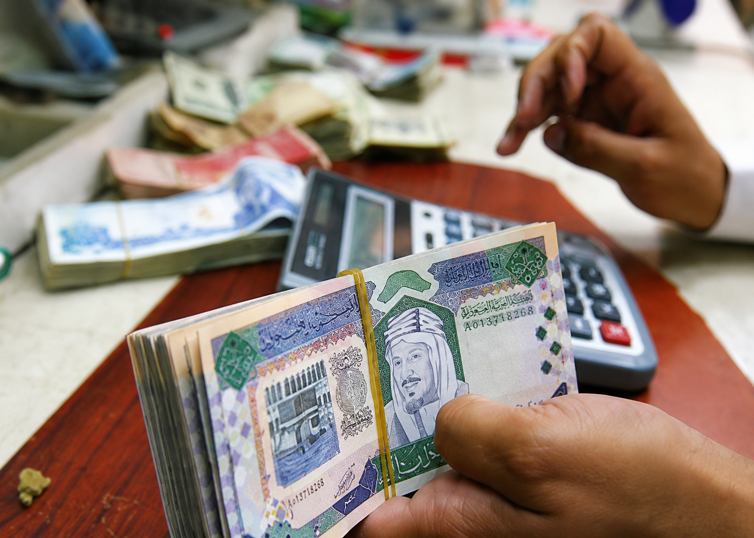 سعر الريال السعودي يتراجع مقابل الجنيه المصري في 5 بنوك.. يسجل 13.07 جنيه للشراء