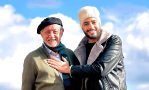 وفاة عبد العزيز مخيون.. رسائل مؤثرة من نجوم الفن بعد رحيل الفنان الكبير