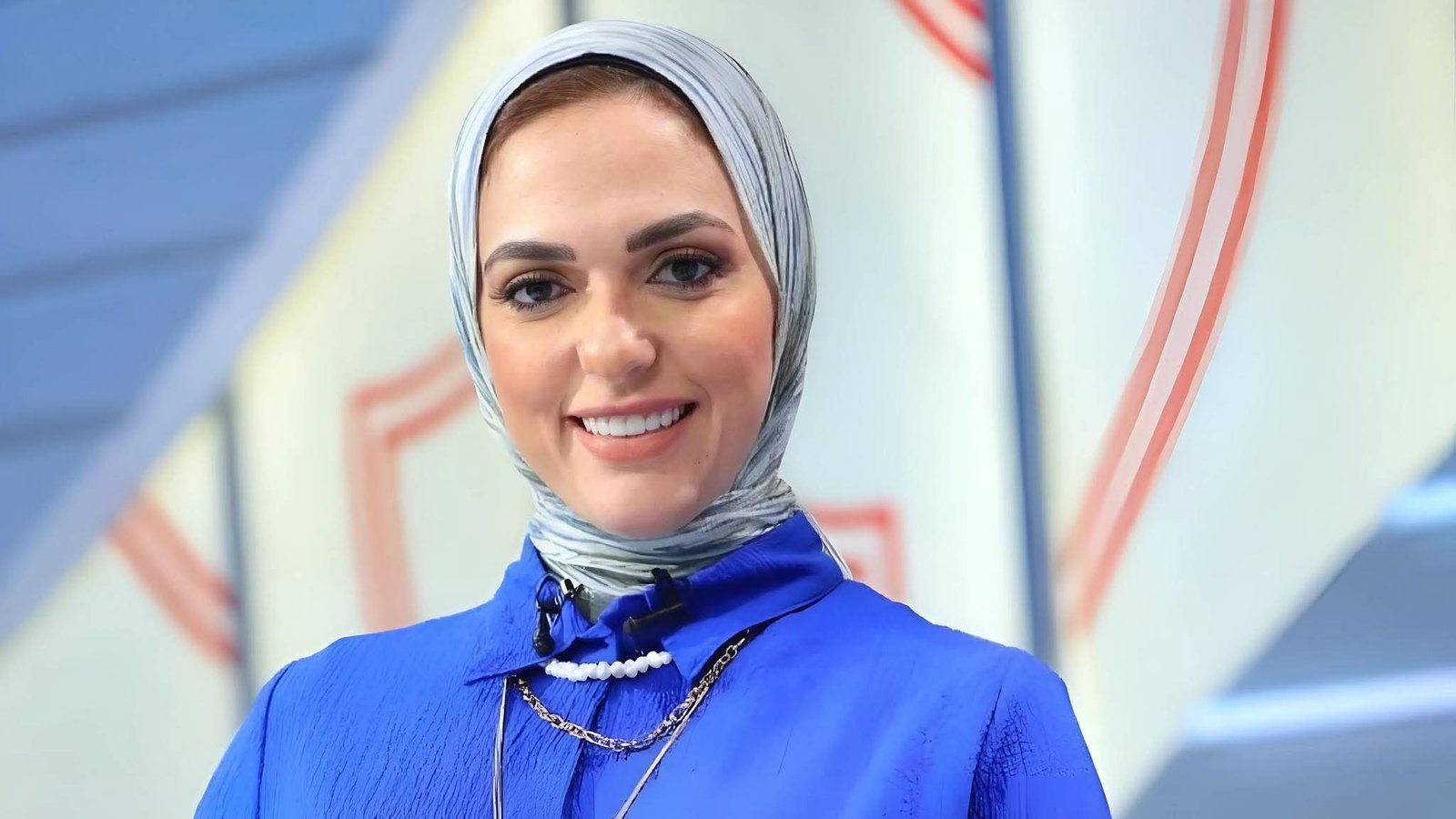 نيرة الأحمر