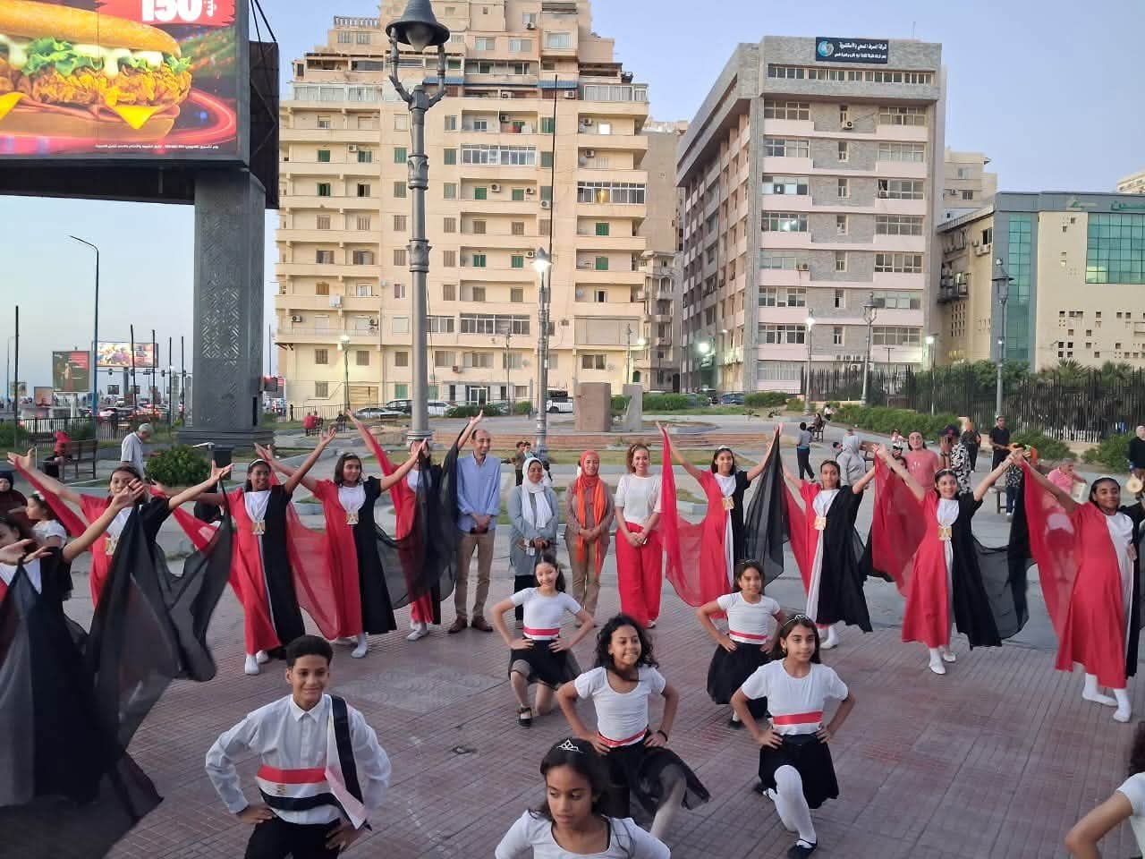 محافظ الإسكندرية: الفنون الشعبية تعزز الهوية الوطنية في احتفالات ذكرى ثورة 30 يونيو