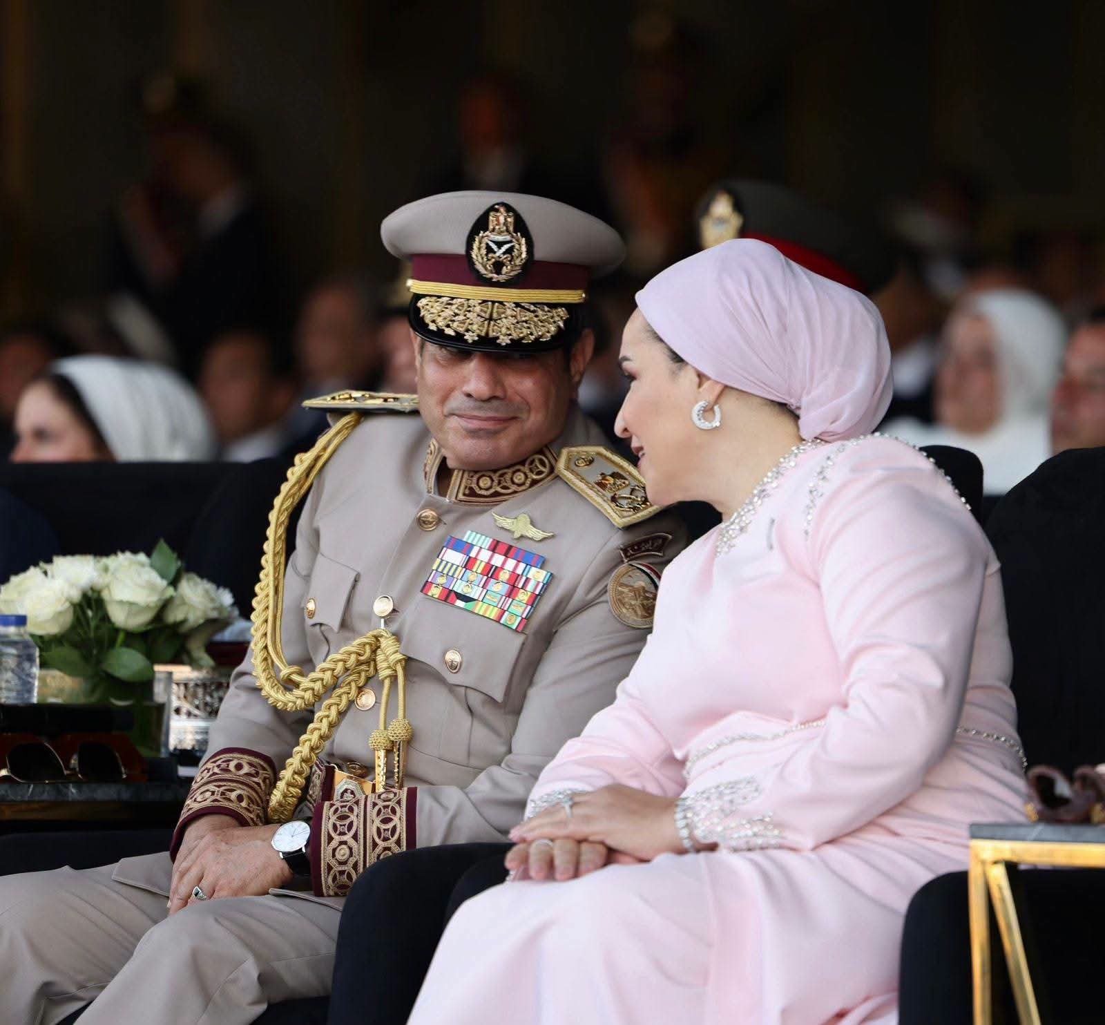 السيدة انتصار السيسي تنشر رسالة مؤثرة بعنوان "لحظة فخر وحب".. إشادة بأبطال القوات المسلحة في يوم التخرج