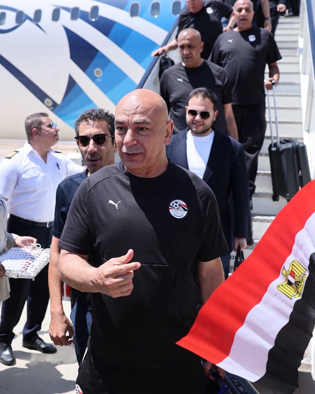تعليق سعود الشحومي على تكريم منتخب مصر يشعل الجدل.. إشادة بمبادرة خلف الحبتور وتساؤلات حول دور رجال الأعمال المصريين