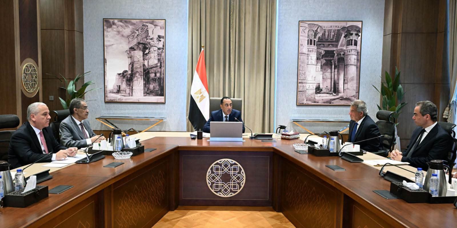 رئيس الوزراء يتابع تنفيذ تكليفات الرئيس بشأن تطوير الإعلام استعدادًا لمؤتمر الإعلام في ديسمبر