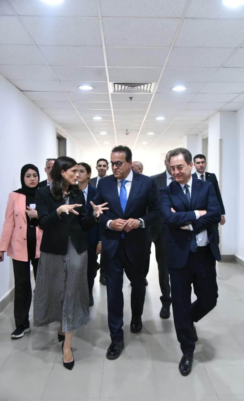 وزير الصحة يتسلم شحنة مساعدات طبية فرنسية جديدة لدعم الجرحى الفلسطينيين 6 وزير الصحة يتسلم شحنة مساعدات طبية فرنسية جديدة لدعم الجرحى الفلسطينيين