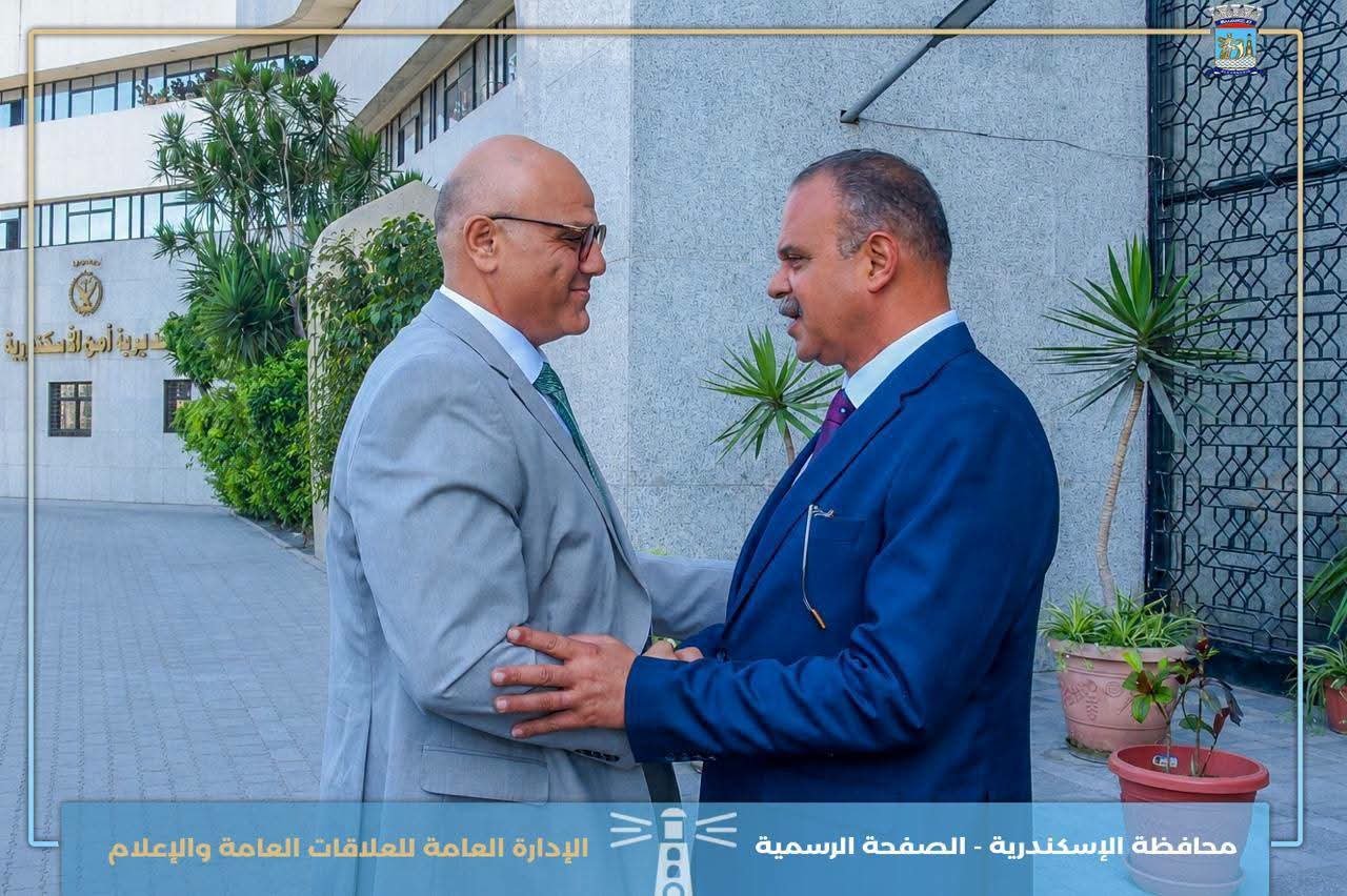 محافظ الإسكندرية يهنئ اللواء حاتم الحداد بتوليه منصب مدير أمن الإسكندرية