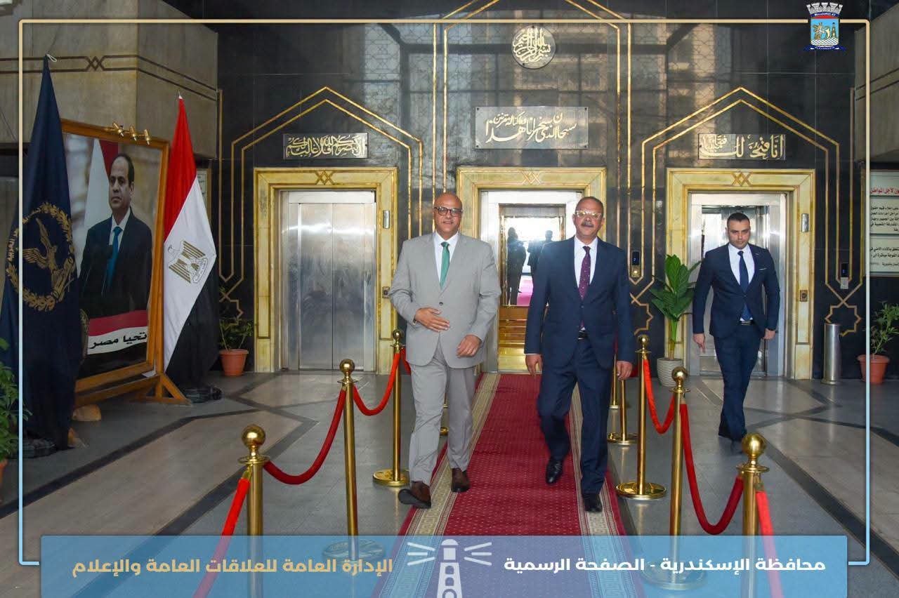 محافظ الإسكندرية يهنئ اللواء حاتم الحداد بتوليه منصب مدير أمن الإسكندرية