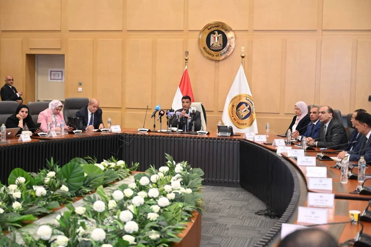 وزير الصناعة
