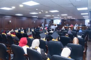 محافظ الإسكندرية يكرم القابلات في ختام برنامج تطوير الكوادر الطبية لتعزيز صحة الأم والطفل
