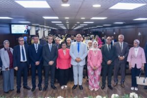 محافظ الإسكندرية يكرم القابلات في ختام برنامج تطوير الكوادر الطبية لتعزيز صحة الأم والطفل