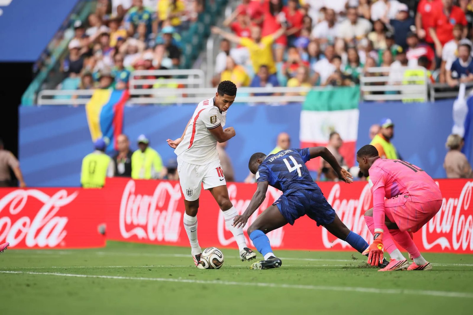 إنجلترا تحصد برونزية كأس العالم 2026 بسداسية مثيرة أمام فرنسا 3 إنجلترا تحصد برونزية كأس العالم 2026 بسداسية مثيرة أمام فرنسا
