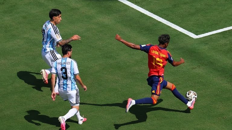 التعادل السلبي يحسم الشوط الأول بين إسبانيا والأرجنتين في نهائي كأس العالم 2026 3 التعادل السلبي يحسم الشوط الأول بين إسبانيا والأرجنتين في نهائي كأس العالم 2026