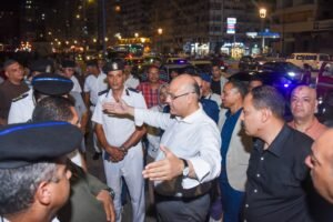 محافظ الإسكندرية يقود حملة لإعادة الانضباط إلى كورنيش المدينة.. إزالة الإشغالات وتأكيد حق المواطنين في رؤية البحر 3 محافظ الإسكندرية يقود حملة لإعادة الانضباط إلى كورنيش المدينة.. إزالة الإشغالات وتأكيد حق المواطنين في رؤية البحر