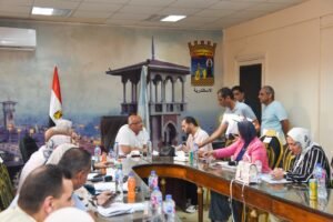 محافظ الإسكندرية يعقد اللقاء الجماهيري لخدمة المواطنين ويوجه بسرعة حل الشكاوى وتعزيز فرص العمل