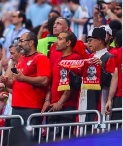 الجماهير المصرية تزحف إلى المدرجات لدعم منتخب مصر قبل موقعة الأرجنتين في كأس العالم 2026 2 الجماهير المصرية تزحف إلى المدرجات لدعم منتخب مصر قبل موقعة الأرجنتين في كأس العالم 2026