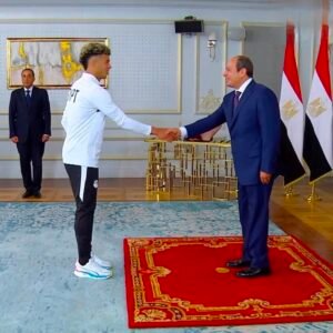 الرئيس السيسي يكرم إمام عاشور بعد الأداء التاريخي لمنتخب مصر في كأس العالم 2026 2 الرئيس السيسي يكرم إمام عاشور بعد الأداء التاريخي لمنتخب مصر في كأس العالم 2026