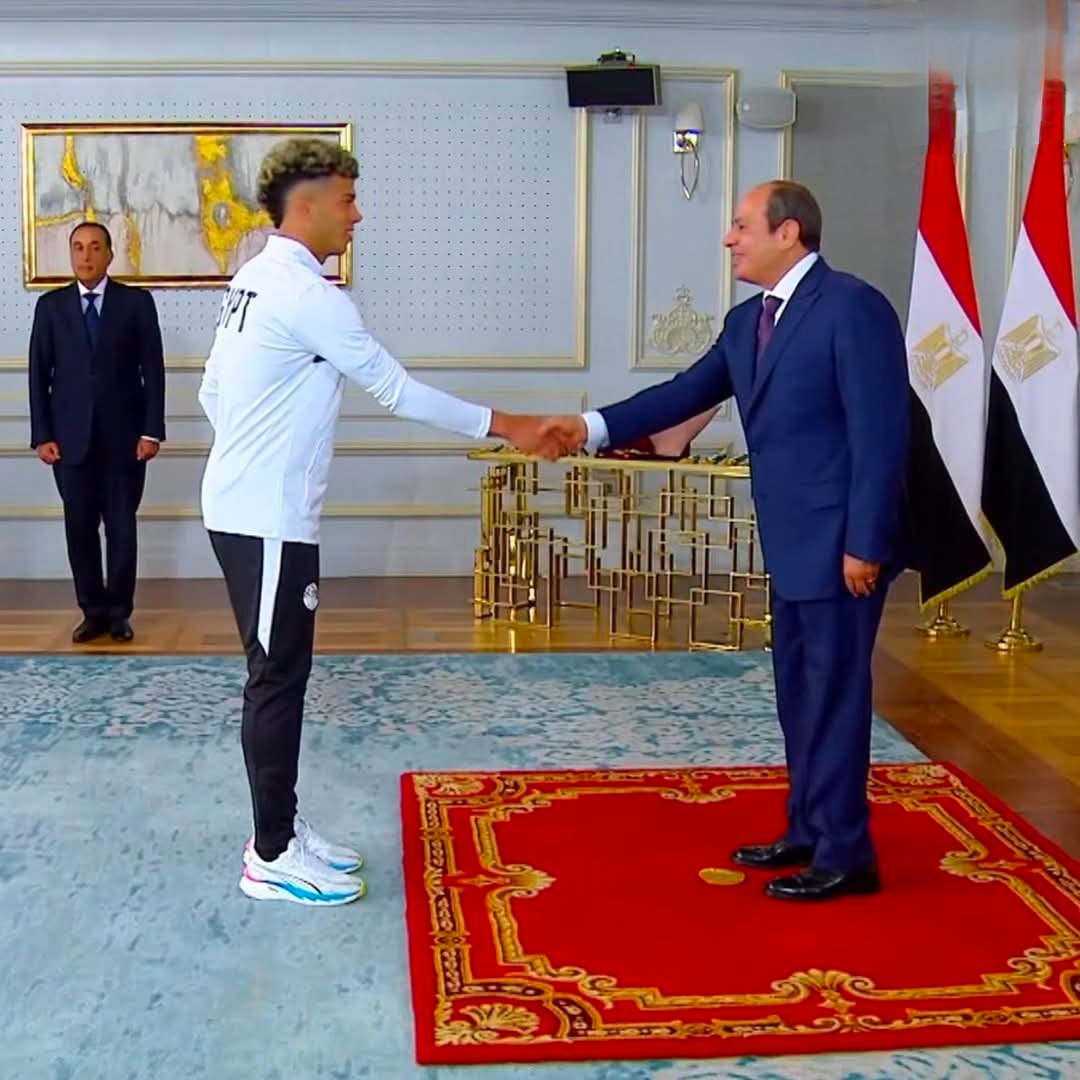 الرئيس السيسي يكرم إمام عاشور بعد الأداء التاريخي لمنتخب مصر في كأس العالم 2026