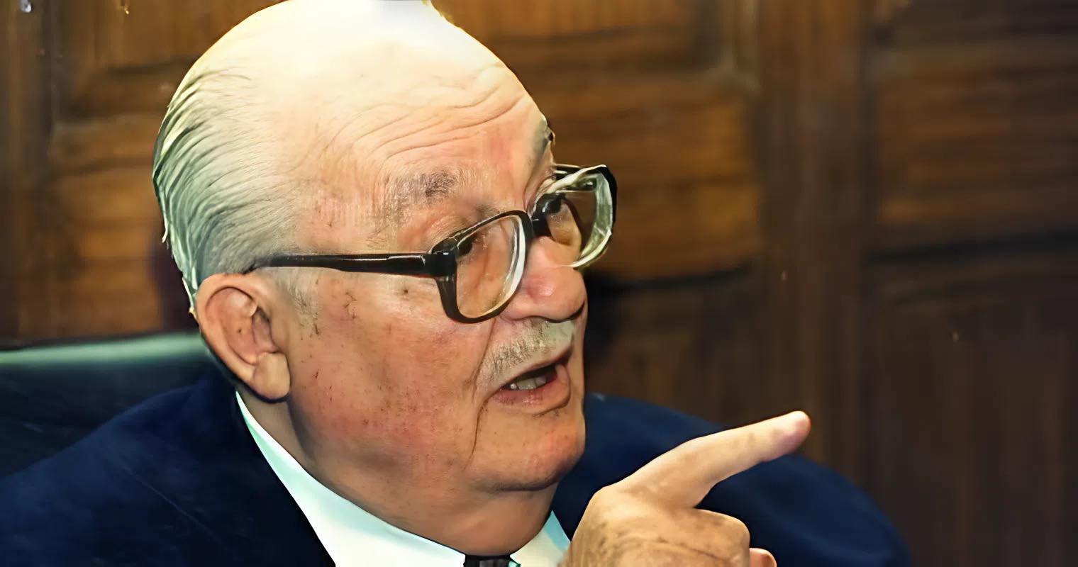 ثروت أباظة.. أديب مصري أثرى الأدب العربي بعشرات الروايات وحوّل كلماته إلى أعمال خالدة