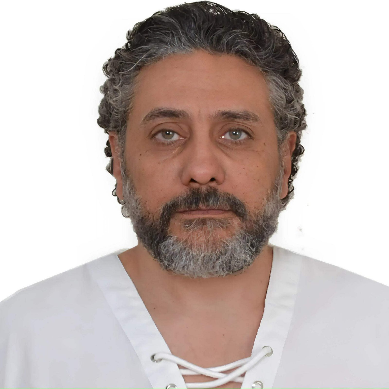 تامر فرج يكشف حقيقة غيابه عن السوشيال ميديا: لم أتعرض لمرض أو أزمة ولم تُلغَ حساباتي