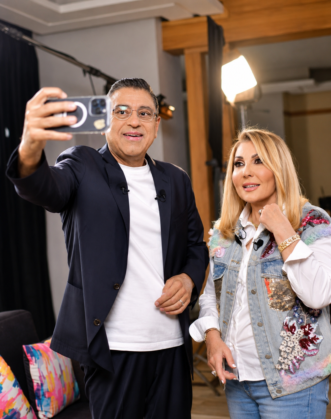 نادية الجندي مع معتز الدمرداش.. الفنانة تعلن موعد ظهورها وتوجه رسالة إلى جمهورها