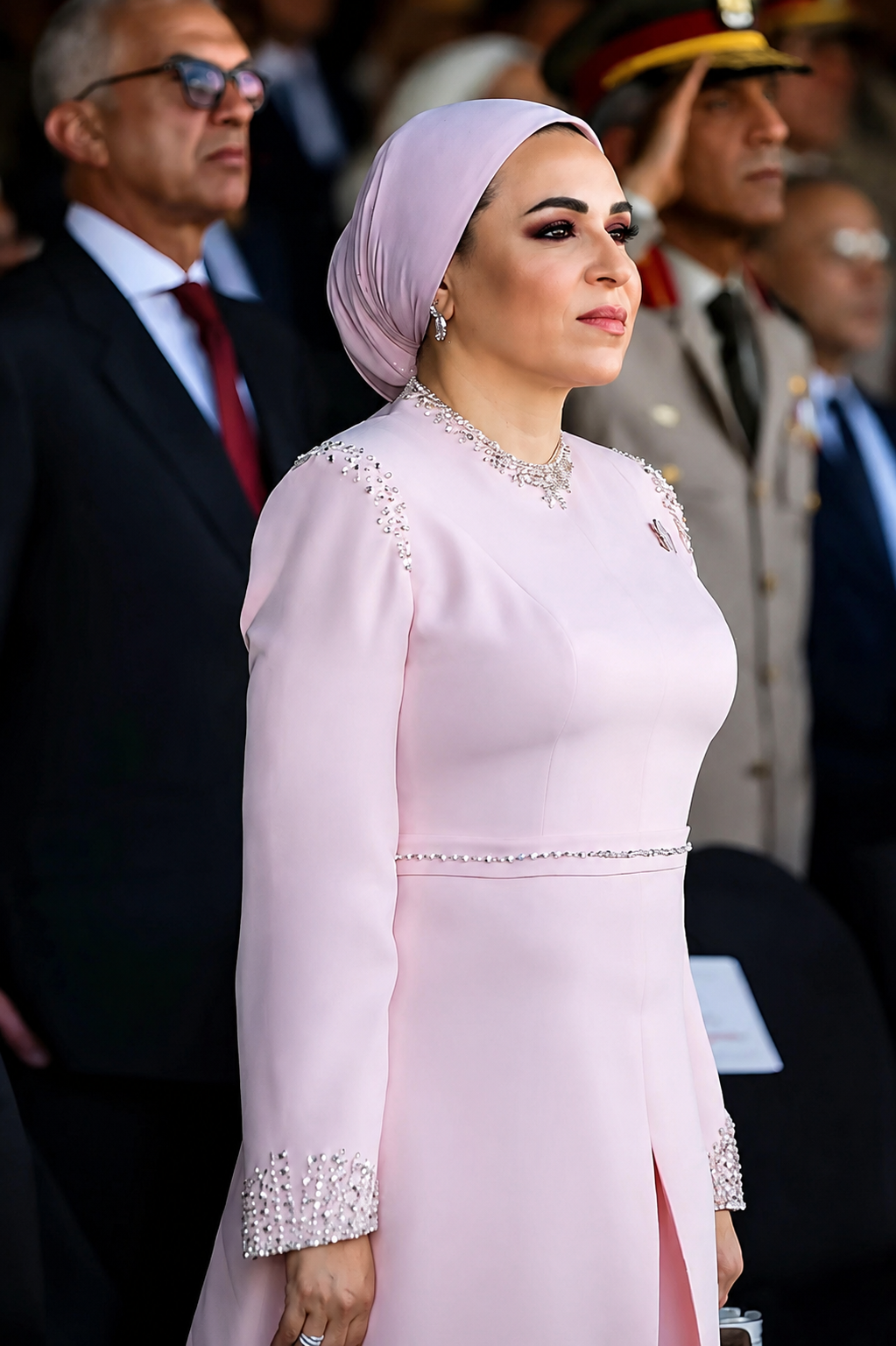 السيدة انتصار السيسي تنشر رسالة مؤثرة بعنوان "لحظة فخر وحب".. إشادة بأبطال القوات المسلحة في يوم التخرج