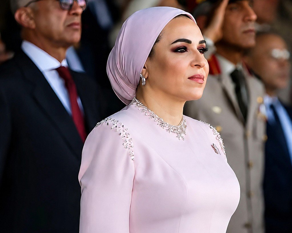 السيدة انتصار السيسي تنشر رسالة مؤثرة بعنوان "لحظة فخر وحب".. إشادة بأبطال القوات المسلحة في يوم التخرج