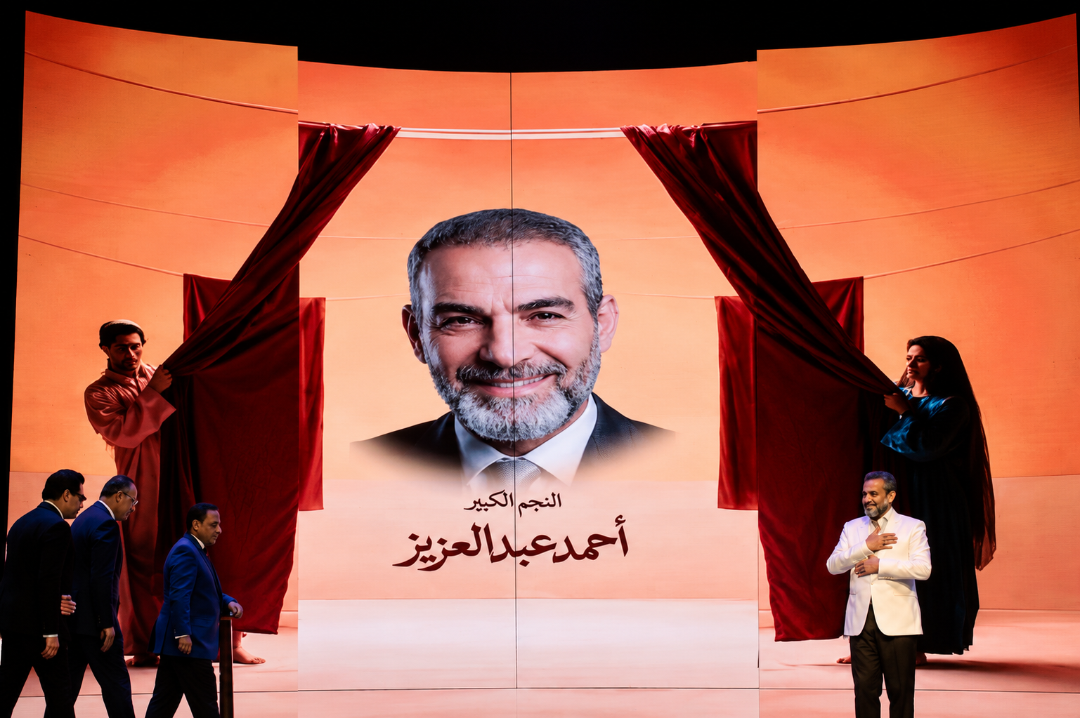 أحمد عبد العزيز: تكريم أعتز به جدًا في المهرجان القومي للمسرح المصري بدورته التاسعة عشرة 2 أحمد عبد العزيز: تكريم أعتز به جدًا في المهرجان القومي للمسرح المصري بدورته التاسعة عشرة