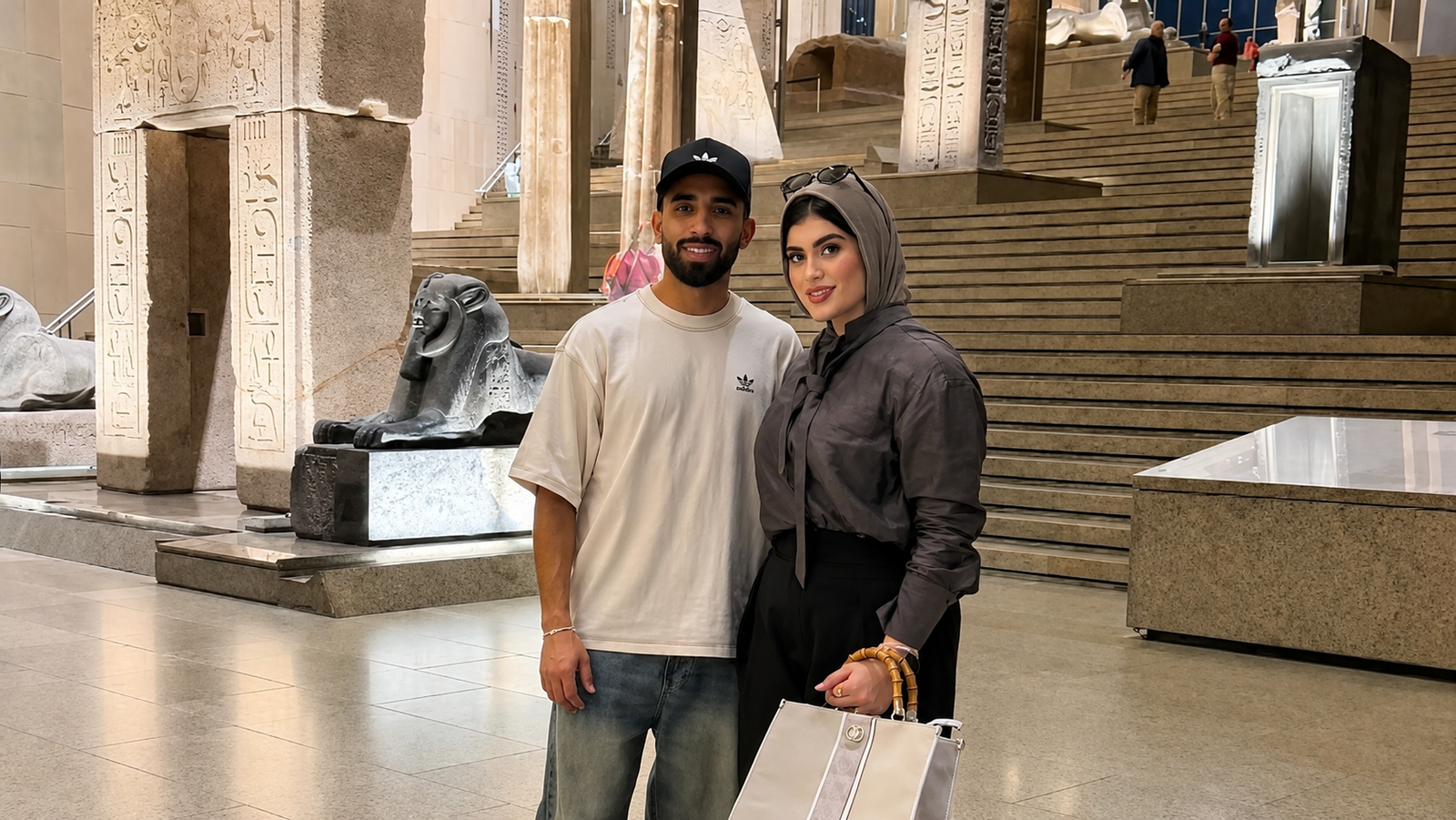 مروان عطية يستمتع بإجازته بعد كأس العالم بزيارة المتحف المصري الكبير.. رسالة فخر بالحضارة المصرية