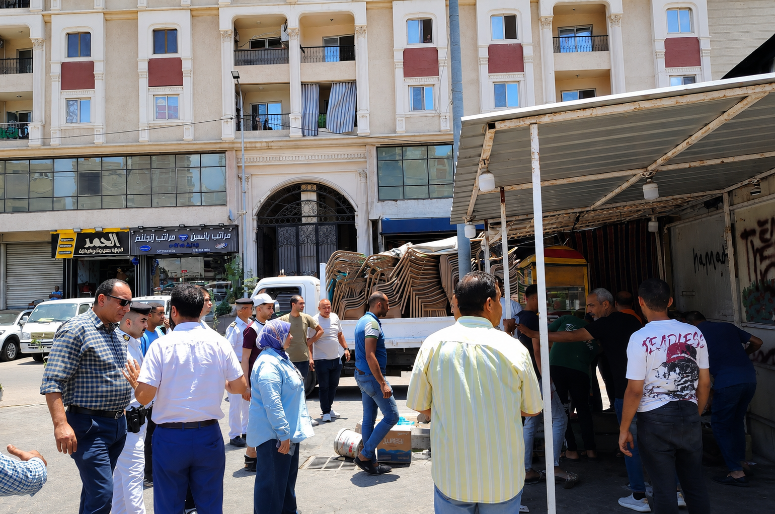 محافظ الإسكندرية يوجه بحملة مكبرة لإزالة الإشغالات والتعديات بمنطقة الرأس السوداء وميدان توريل استجابةً لشكاوى المواطنين