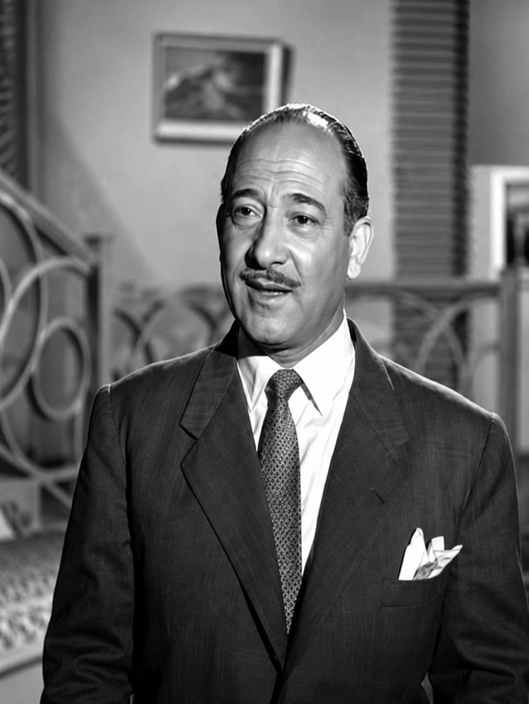 ذكرى ميلاد أحمد علام.. مسيرة فنية خالدة لواحد من رواد المسرح والسينما المصرية 2 ذكرى ميلاد أحمد علام.. مسيرة فنية خالدة لواحد من رواد المسرح والسينما المصرية