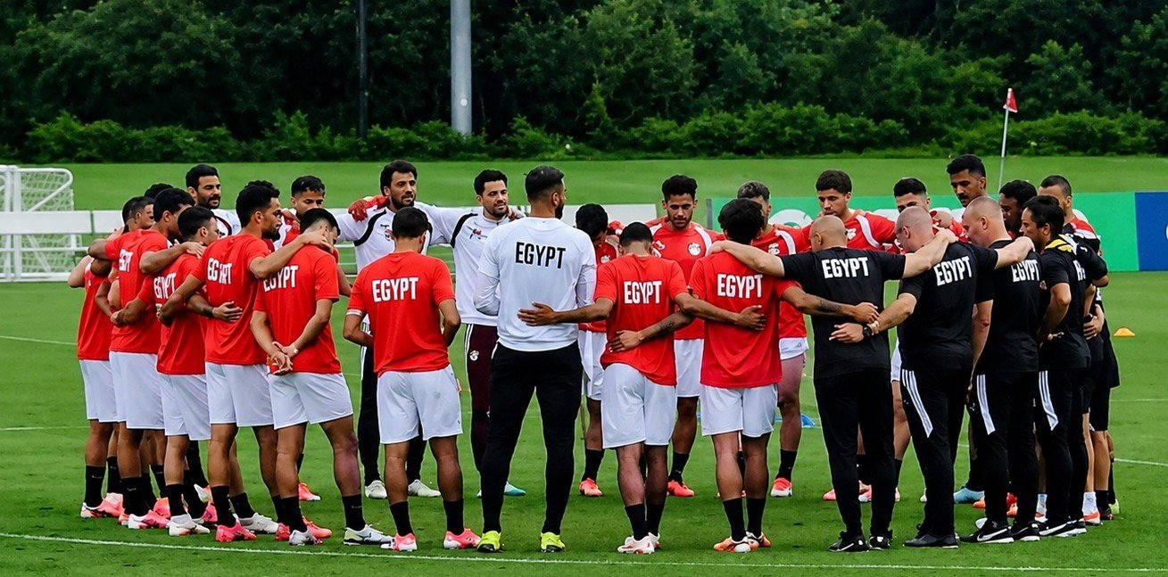 بقراءة الفاتحة.. منتخب مصر يبدأ المران الأخير قبل مواجهة الأرجنتين في دور الـ16 من كأس العالم