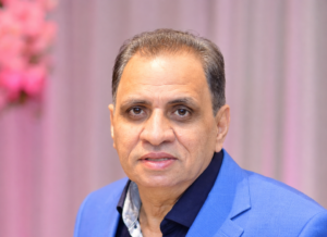 أحمد السبكي يهاجم ياسر جلال بسبب قانون حق الأداء العلني: "هو محدش بيجيبه سينما.. محدش شافه"