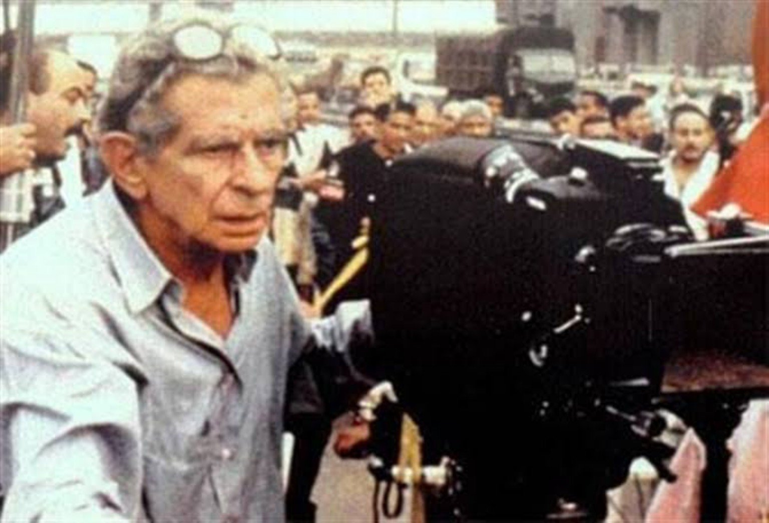 ذكرى وفاة يوسف شاهين.. المخرج الذي أوصل السينما المصرية إلى العالمية وصنع مدرسة فنية لا تتكرر