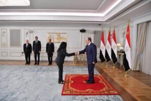 بعد إنجاز كأس العالم.. الرئيس السيسي يكرم أعضاء اتحاد الكرة والجهاز الفني والإداري لمنتخب مصر 6 بعد إنجاز كأس العالم.. الرئيس السيسي يكرم أعضاء اتحاد الكرة والجهاز الفني والإداري لمنتخب مصر