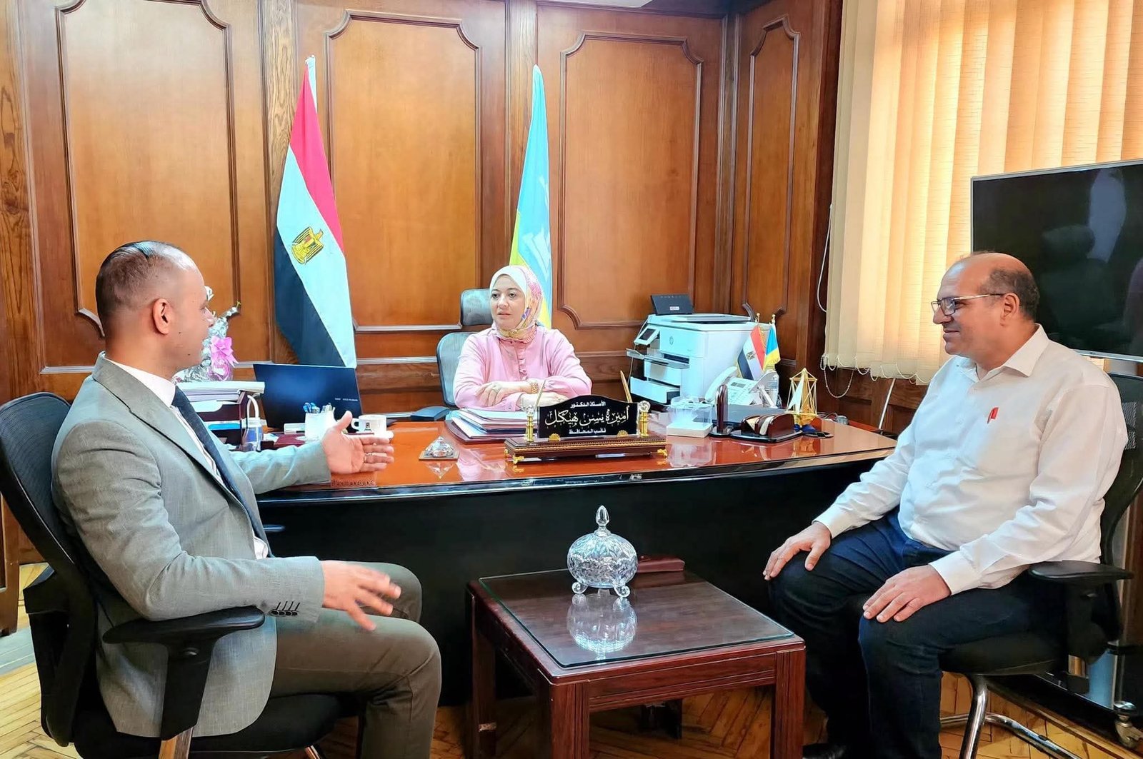 مبادرة أنا متعلم مدى الحياة.. نائب محافظ الإسكندرية تبحث تعزيز التعاون مع صندوق مكافحة وعلاج الإدمان لدعم الشباب
