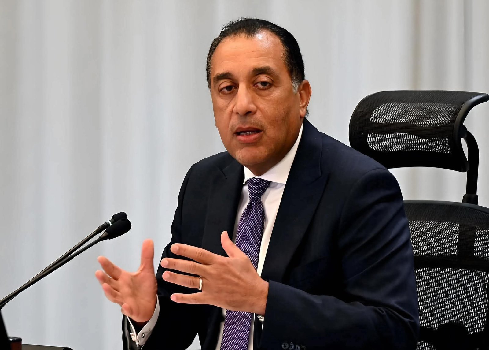 مدبولي يعزي أمير قطر في وفاة الشيخ حمد بن خليفة آل ثاني ويؤكد عمق العلاقات بين القاهرة والدوحة