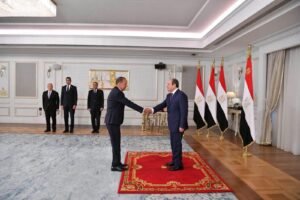 بعد إنجاز كأس العالم.. الرئيس السيسي يكرم أعضاء اتحاد الكرة والجهاز الفني والإداري لمنتخب مصر 3 بعد إنجاز كأس العالم.. الرئيس السيسي يكرم أعضاء اتحاد الكرة والجهاز الفني والإداري لمنتخب مصر