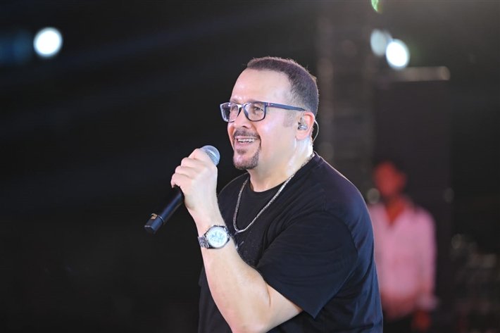 حفل هشام عباس وصابرين النجيلي يشعل صيف 2026 على مسرح نادي بتروسبورت بحضور جماهيري كبير