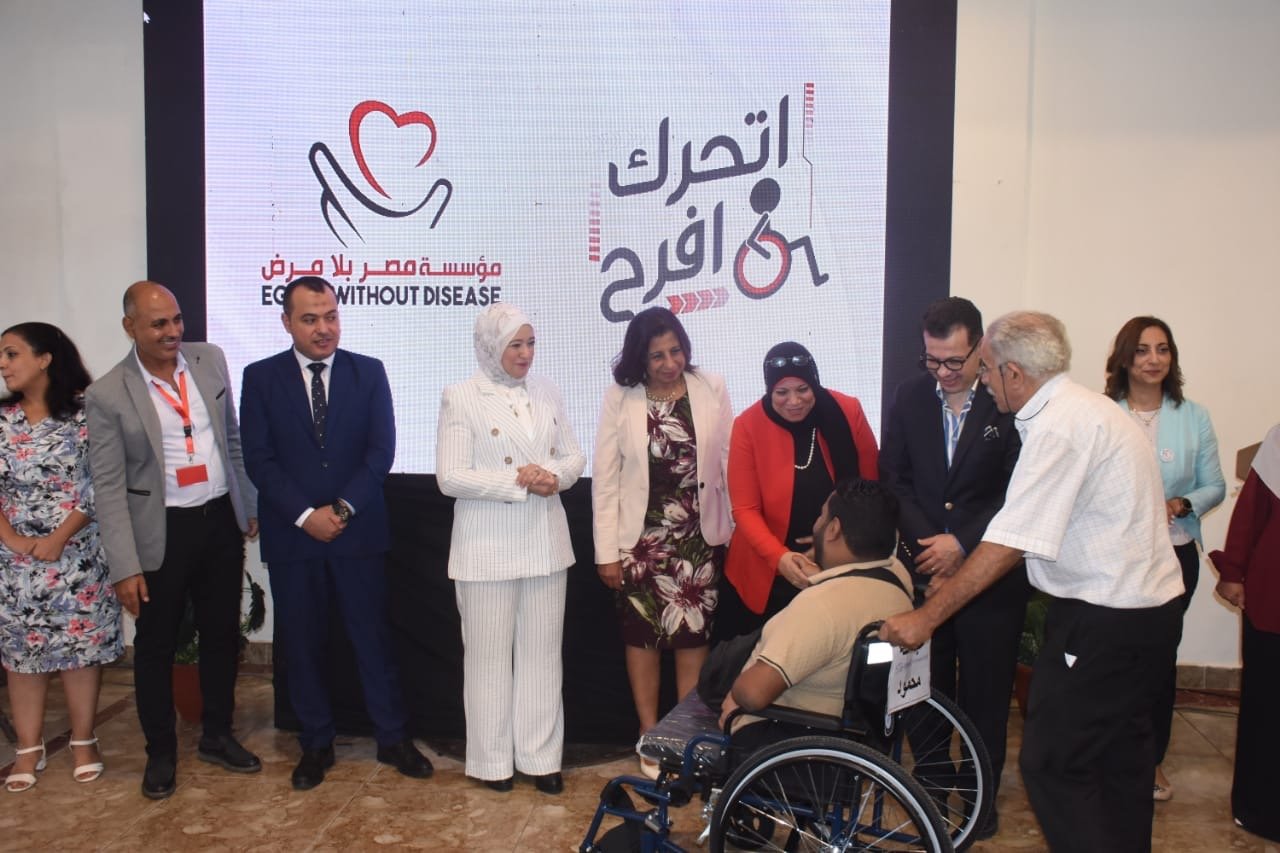 مبادرة اتحرك أفرح في الإسكندرية.. توزيع كراسي متحركة لدعم وتمكين الأشخاص ذوي الهمم