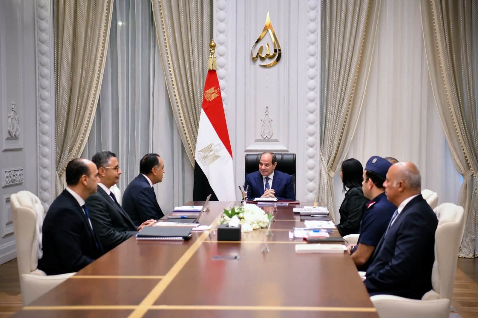 الرئيس السيسي يتابع منظومة الأمن الغذائي ويؤكد توافر مخزون استراتيجي آمن من السلع الأساسية
